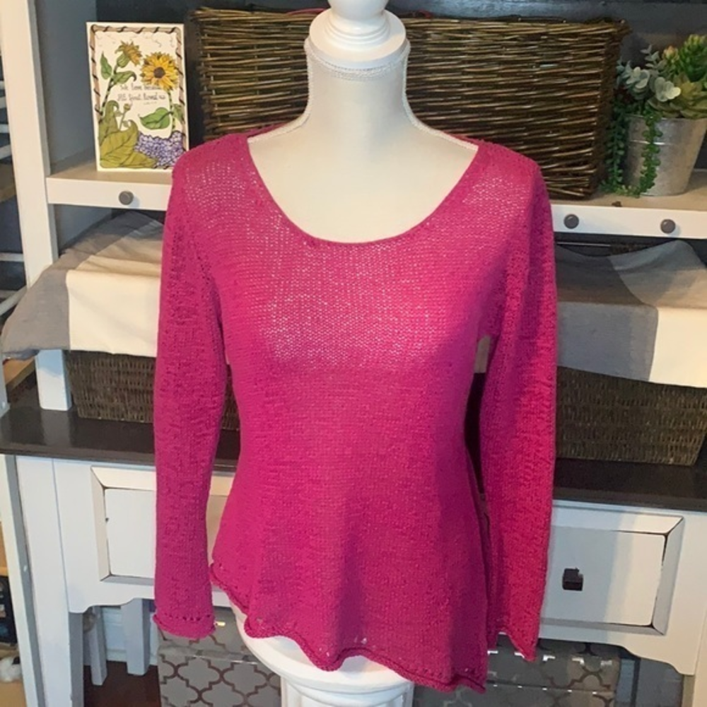Sogi Magenta Loose Knit Asymmetrical Long Sleeve Top Size‎ Small